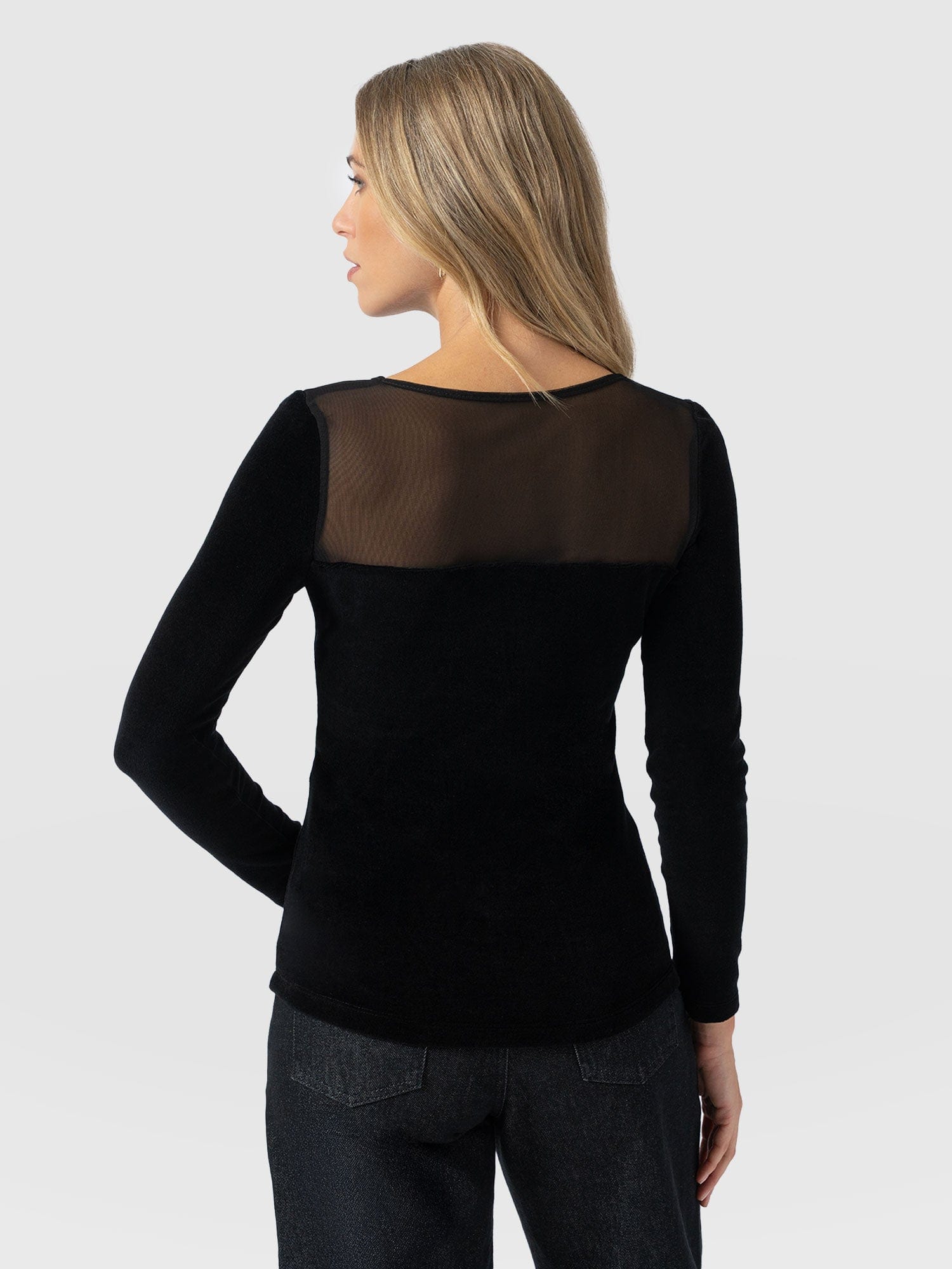 Storm Mesh Long Sleeve Tee - Black Velvet - Women's T-shirts | Saint + Sofia® EU